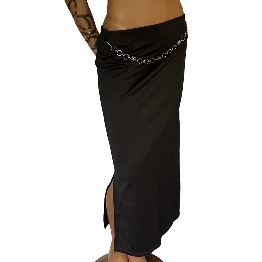 Y2k Amy Byer Black Maxi Skirt With Daisy Chain